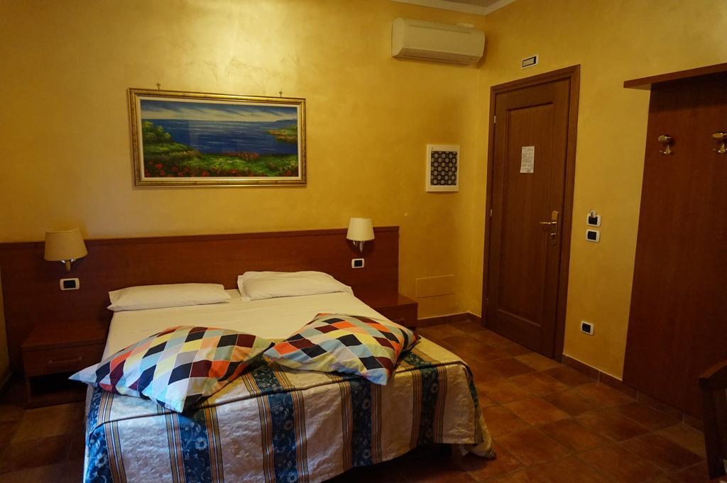 Hotel Maryelen Roma Quarto foto